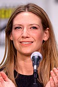 Anna Torv headshot (cropped).jpg