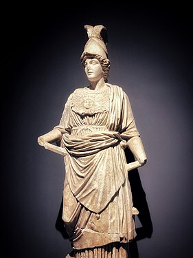 Statue d'Athéna provenant de Pergé (Asie Mineure), copie romaine d'un modèle du IIIe siècle av. J.-C. Musée d'Antalya.