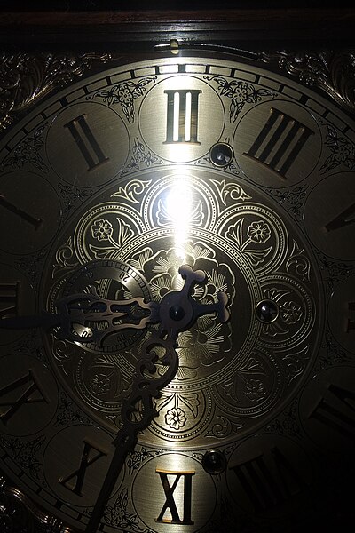 File:Antique clock dial (Unsplash).jpg