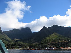 Image of the town of San Juan Bautista in Cumberland Bay, Robinson Crusoe Island
