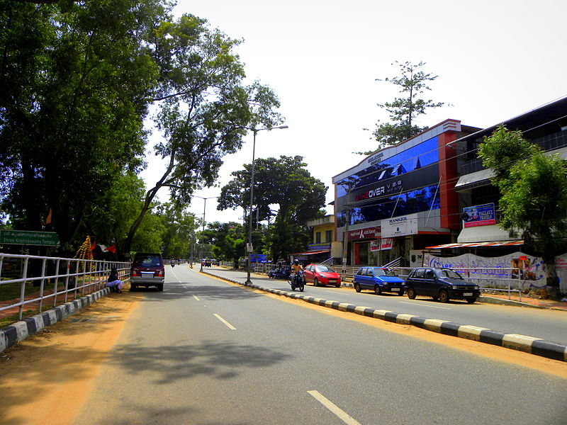 File:Asramam Link Road in Asramam, Kollam.jpg