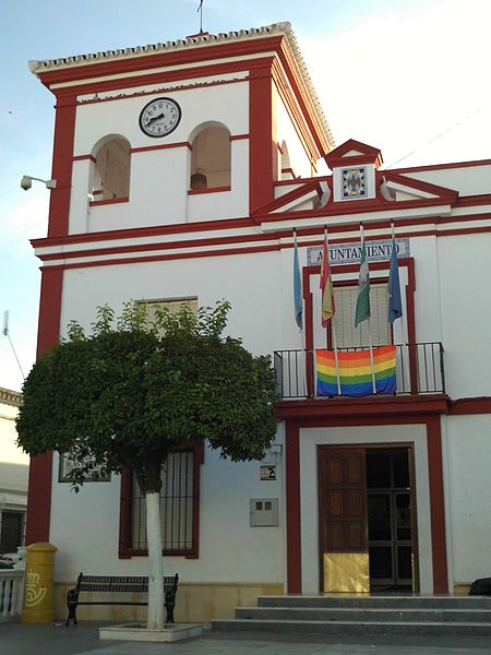 File:Ayuntamiento de Benacazón.jpg