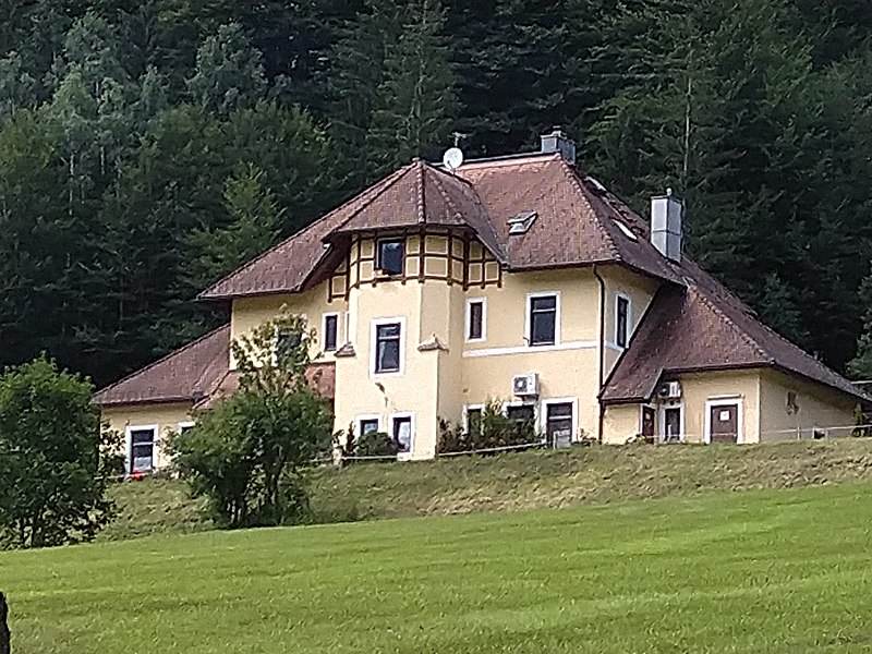 File:Bahnhof Leogang 1.jpg