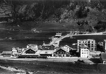 Der alte Bahnhof von Zermatt mit Gornergratbahn um 1900.