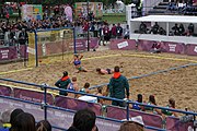 Deutsch: Beachhandball bei den Olympischen Jugendspielen 2018; Tag 6, 12. Oktober 2018; Mädchen, Hauptrundenspiel – Ungarn-Niederlande 2:1 English: Beach handball at the 2018 Summer Youth Olympics at 12 October 2018 – Girls Main Round – Hungary-Netherlands 2:1