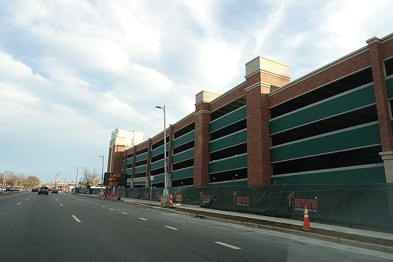 File:Belmont Park td (2021-12-19) 004 - UBS Arena Parking Garage.jpg