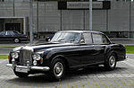 Bentley S3 Continental Flying Spur.