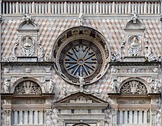 Bergamo, capilla Colleoni, detalle de la fachada