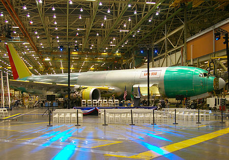 Tập tin:Boeing 767 Everett, Washington production view.jpg