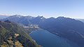 Bout du Lac d'Annecy et le Massif des Bauges.jpg