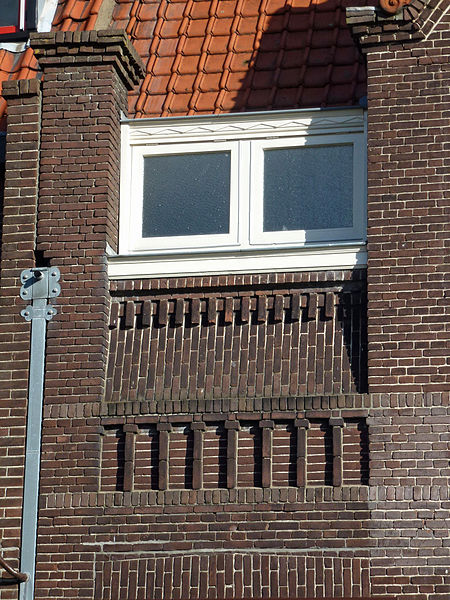 File:Brickwork detail. Fluwelensingel 71, Gouda.jpg