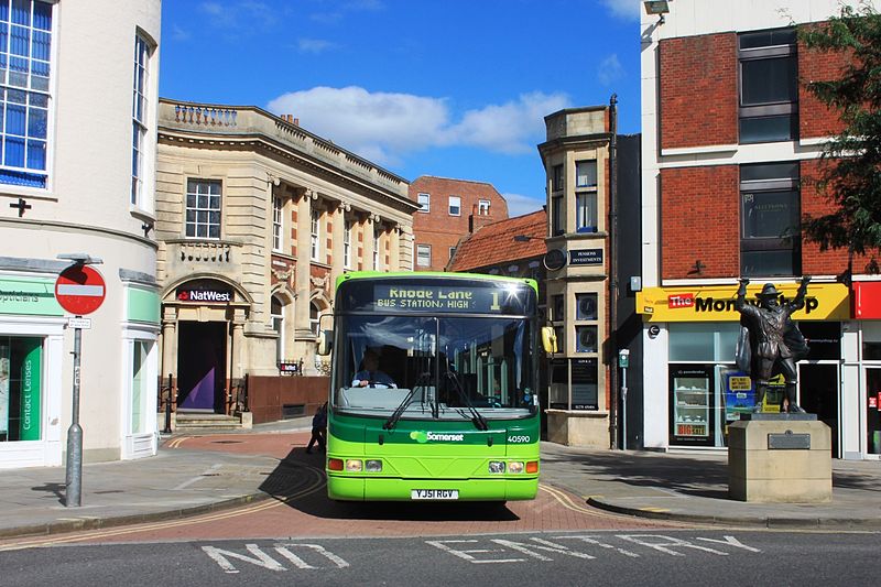 File:Bridgwater Clare Street - First 40590 (YJ51RGV).JPG