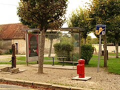 Autobusová zastávka L'Aile Bleue v roce 2013.