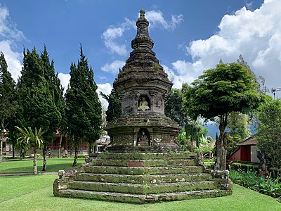 Buddhist Stupa, Pura Ulun Danu Bratan, Bali