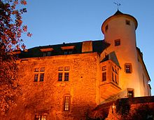 Neuerburg Burg Neuerburg illuminiert.jpg