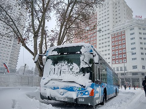 Autobús varado en la nieve durante la borrasca Filomena