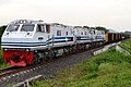 Kereta api Babaranjang dengan traksi tiga lokomotif CC204