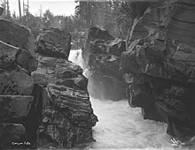 Kanyon sharsharasi, Skykomish daryosi, taxminan 1911 (PICKETT 72) .jpeg
