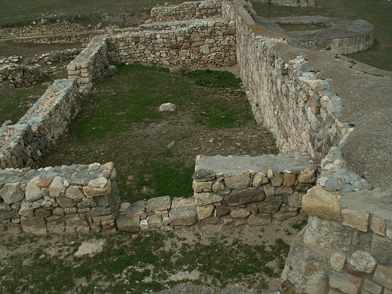 File:Capidava Ruins 8.jpg