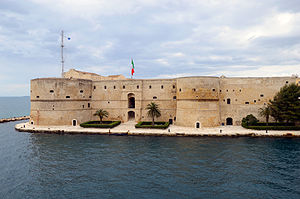Castello Aragonese (Taranto) 2015.jpg