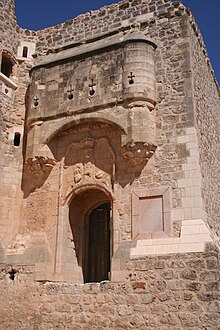 File:Castillo_de_Garcimuñoz_02_JMM.JPG