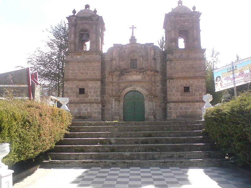 File:Cementerio Central Laykakota, Puno-Perú - panoramio.jpg