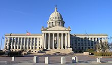 Central view of Oklahoma Capitol building.JPG