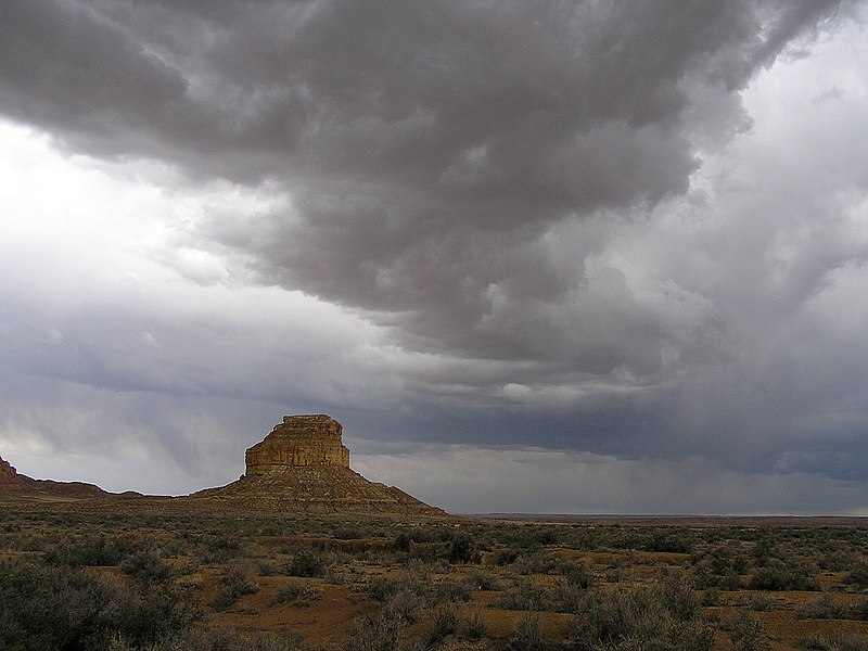 800px-Chaco_Canyon_Fajada_Butte_summer_stormclouds