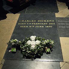 Charles Dickens grave 2012.jpg
