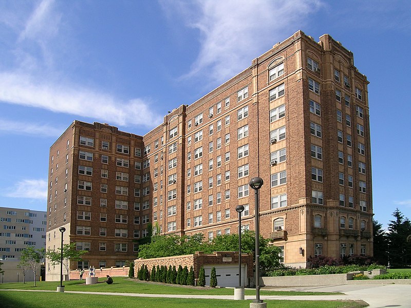 File:ChatsworthApartments.jpg