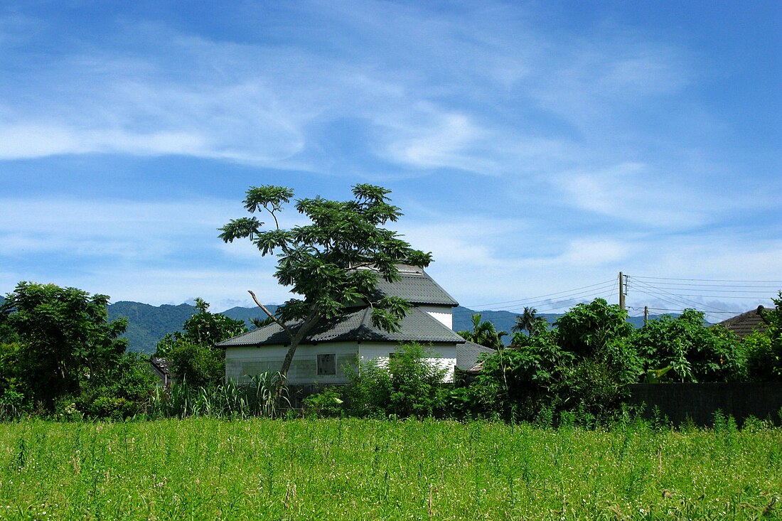 File:Cigarettes Building, Taiwan (cropped).jpg