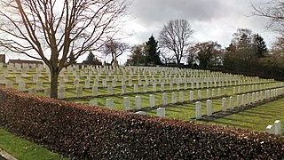 <span class="mw-page-title-main">Aveluy Communal Cemetery Extension</span> Cemetery in Somme, France