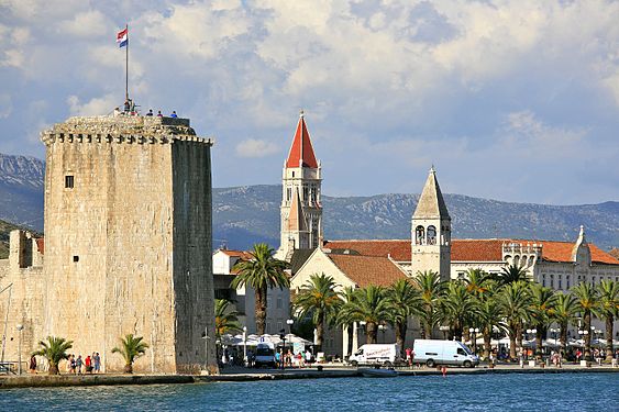 City of Trogir and the Tower of the Kamerlengo Castle (5975489212).jpg