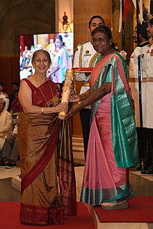 Coomi Nariman Wadia receives the Padma Shri award from President Droupadi Murmu Coomi Nariman Wadia receives the Padma Shri.jpg