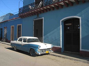 A 'maquina' or 'yank tank' in Trinidad, Cuba, ...