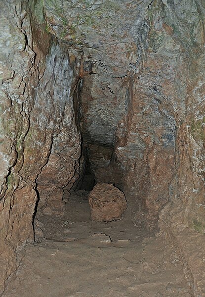 File:Cuevas del Toll (8).jpg