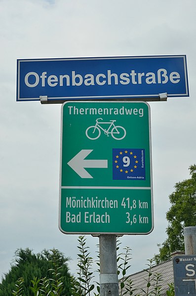 File:Cycling route sign Thermenradweg, Lanzenkirchen.jpg