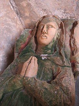 Détail gisant Gervaise de Dinan - Abbatiale de Léhon.jpg