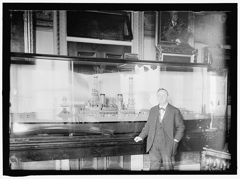 File:DANIELS, JOSEPHUS. SECRETARY OF THE NAVY, 1913-1921. WITH MODEL OF U.S.S. NEW YORK LCCN2016865090.jpg