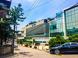 Daechi 2(i)-dong Comunity Service Center 20140615 113216.jpg