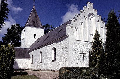 Sådan kommer du til Diernæs Kirke med offentlig transport – Om stedet