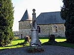 Dommery Kriegerdenkmal und Wehrkirche.jpg