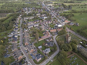 Luchtfoto van bebouwde kom Doezum