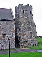 DoverCastle-lighthouse-2004-10-03.jpg