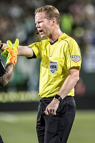 <span class="mw-page-title-main">Drew Fischer</span> Canadian soccer referee