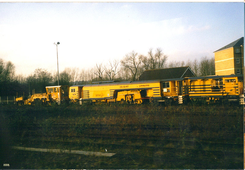 File:Duddeston Amey plc train.png