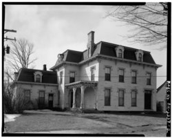 EXTERIOR, VIEW FROM NORTHEAST, CLOSE-UP - Benjamin Wade House, 22 Jefferson Street, Jefferson, Ashtabula County, OH HABS OHIO,4-JEF,3-2.tif