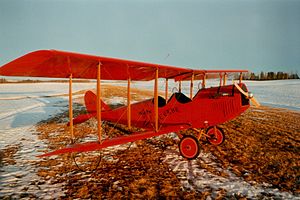 Ранна птица JN-4 Jenny C-GCLU 01.jpg