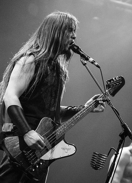 Kjellson live with Enslaved in 2015