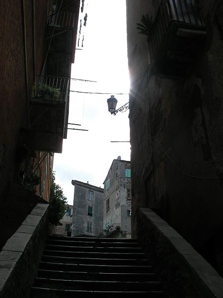 File:Escalier (Bastia) (2).jpg